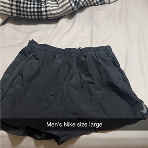 Men’s black Nike shorts size large